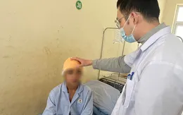 Tự ngã khi đi xe máy, bé trai 14 tuổi bị vỡ xương nền sọ