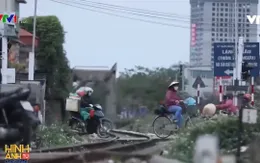 "Giỡn mặt tử thần" trên đường sắt