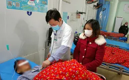 Tự chế pháo nổ bằng diêm, bé trai bị bỏng kín mặt