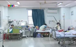 Thời tiết nắng mưa thất thường, số trẻ nhập viện tăng