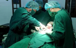 Trung tâm Y tế quân dân y đảo Bạch Long Vĩ mổ cấp cứu thành công ca viêm ruột thừa cấp giờ thứ 24