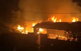 Hà Nội: Cháy xưởng gỗ ở huyện Đan Phượng