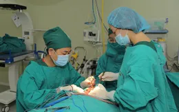 Phẫu thuật khối u tuyến mang tai kích thước lớn ở bệnh nhân cao tuổi
