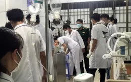 Trực thăng đưa 8 thuyền viên tàu Wu Zhou 8 vào Bệnh viện Vũng Tàu tiếp tục điều trị