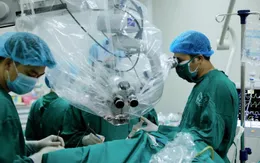 Đau đầu, không giữ được thăng bằng vì khối u tiểu não
