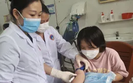 Bộ Y tế cử chuyên gia hỗ trợ Bắc Kạn thu dung, điều trị dịch cúm B tại huyện Chợ Đồn