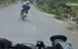 Xử phạt người đàn ông đi xe máy lạng lách, chắn đường xe cứu thương làm nhiệm vụ