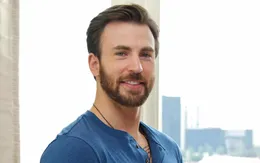 Chris Evans xác nhận hẹn hò