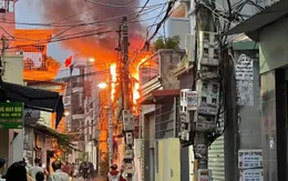 Hỏa hoạn thiêu rụi căn nhà hai tầng lúc chủ nhà đi vắng