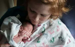 Tiếp xúc da mẹ ngay sau sinh – giải pháp được WHO khuyên dùng cho trẻ sinh non