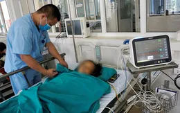 Nhân viên y tế hiến máu cứu sống sản phụ nguy kịch