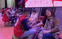 Hơn 1.000 tình nguyện viên tham gia chương trình "Chủ Nhật đỏ" tại Thanh Hóa