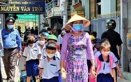 Cà Mau: Test nhanh COVID-19 cho học sinh và tổ chức học bán trú