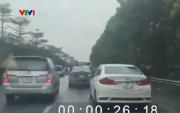 Gây cản trở giao thông khi đi theo xe tuyển quân