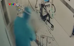 Tận tình những bác sĩ dốc hết sức lực vì bệnh nhi COVID-19