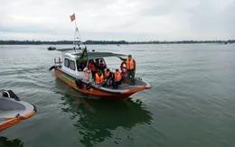 Vụ chìm ca nô khu vực biển Cửa Đại: Cảnh sát đường thủy tập trung tìm kiếm cứu nạn