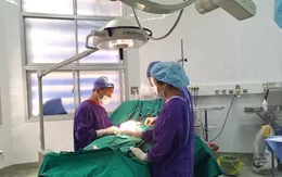 Cấp cứu kịp thời bé trai 14 tuổi bị xoắn tinh hoàn