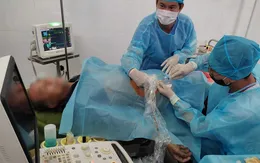 Bệnh xá đảo Song Tử Tây cấp cứu ngư dân bị áp xe ruột thừa