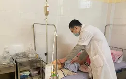Đi khám vì nói khó, yếu liệt người, bệnh nhân phát hiện máu tụ dưới màng cứng