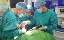 Suýt mất cánh tay vì tin thầy lang bó thuốc