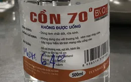 Cảnh báo cồn công nghiệp độc hại bán tại cửa hàng thuốc