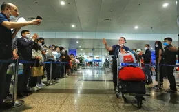 Thêm gần 600 người Việt sơ tán từ Ukraine đã về tới Việt Nam