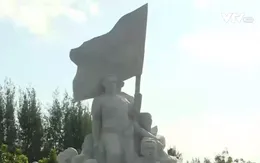 Dâng hương tại khu tưởng niệm chiến sĩ Gạc Ma