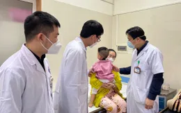 Phẫu thuật tạo hình cho bé trai 2 tuổi mắc hắc tố bẩm sinh khổng lồ vùng lưng, gáy