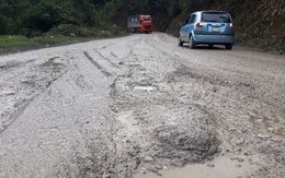 Sớm khắc phục mặt đường Quốc lộ 70