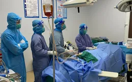Kịp thời cứu sống bé trai mắc COVID-19 bị viêm phúc mạc do viêm ruột thừa vỡ