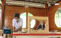 Giữ đam mê chế tác đàn ghi ta ở phố biển