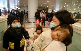 287 người từ Ukraine trở về, hạnh phúc hội ngộ người thân