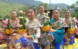Vui Tết Bunpimay vùng biên giới Việt - Lào
