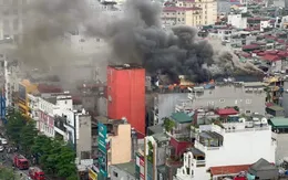Hà Nội: Dập tắt đám cháy lớn tại phường Thổ Quan