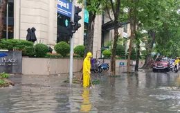 Hà Nội: Mưa lớn gây ngập tại một số khu vực nội đô
