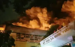 Cháy lớn kho hàng gần ký túc xá Đại học Sư phạm TP Hồ Chí Minh