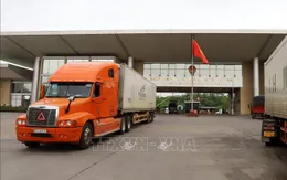 Xuất nhập khẩu qua cửa khẩu Lào Cai vẫn gặp khó khăn