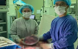 Bóc tách 10 khối u xơ tử cung lớn cho nữ bệnh nhân 35 tuổi