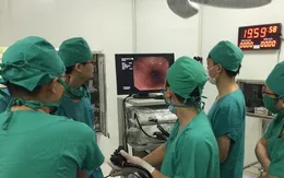Mổ nội soi cấp cứu thành công bệnh nhân thủng dạ dày do dị vật