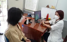 Cô gái phải truyền thuốc suốt 2 năm vì nhiễm độc thuốc nam