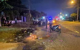 Va chạm với ô tô, 3 mẹ con đi xe máy thương vong