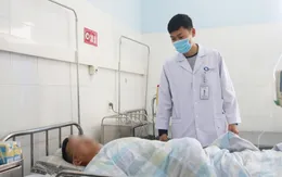 Thủng ruột non, viêm phúc mạc nguy kịch do nuốt mảnh xương