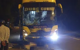 Xe khách va chạm với xe máy, 3 người tử vong