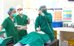 Đi khám sàng lọc bệnh lao, người đàn ông phát hiện mảnh xương trong phế quản