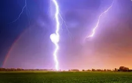 Quảng Ngãi: Một phụ nữ bị sét đánh tử vong khi đang làm đồng