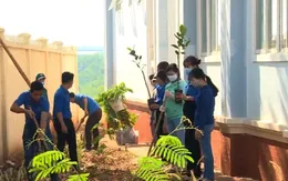 Người cán bộ hết lòng vì tập thể