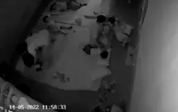 Phạt cô giáo trùm nilon vào đầu học sinh