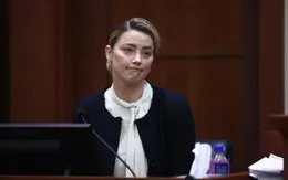 Tòa án hủy bỏ yêu cầu "án sai" của Amber Heard