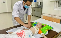 Cứu sống bé 9 tháng tuổi bị sặc sữa nguy kịch