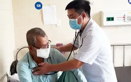 Nội soi gắp dị vật nằm 7 năm trên đỉnh phổi bệnh nhân